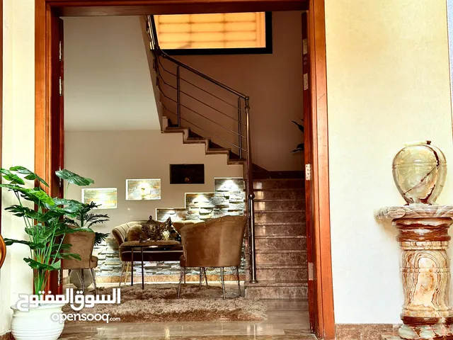 مبني خدمي الايجار مفروش كامل الموقع الحشان دورين وملحق