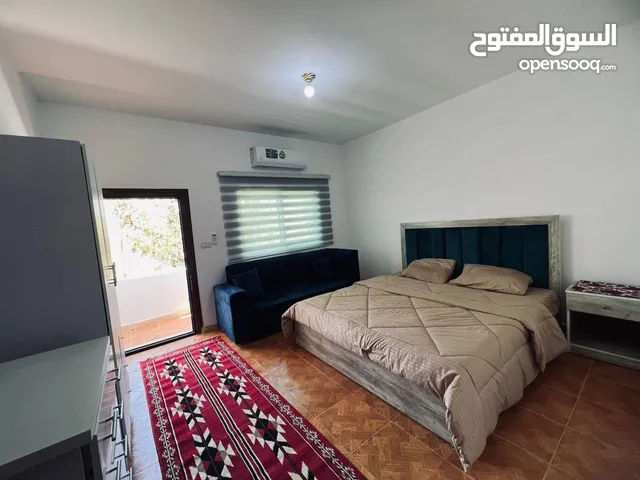 130 m2 5 Bedrooms Apartments for Rent in Ma'an Petra