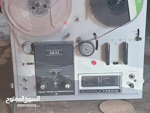 مشغل شرائط بكر AKAI صناعة يابنية قديم تحفة ويعمل بجودة صوت ممتاز #فريم وغطاء من الخشب
