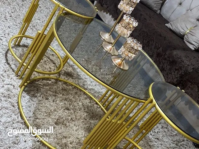 طاولات كزاز لون ذهبي
