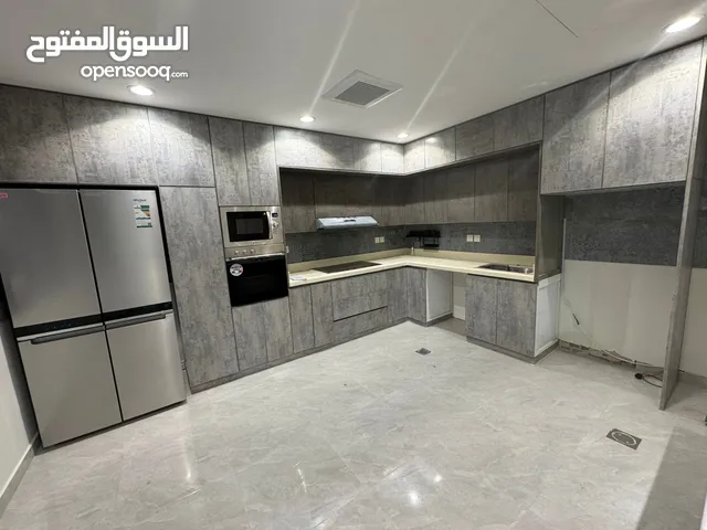 مطبخ جديد بتصميم راقي و مودرن بجميع التجهيزات في مكة المكرمة ، ولي العهد