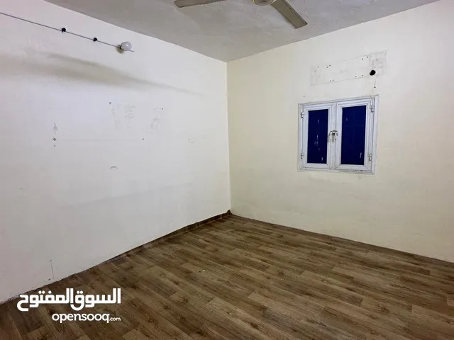 200 m2 2 Bedrooms Townhouse for Rent in Basra Jaza'ir