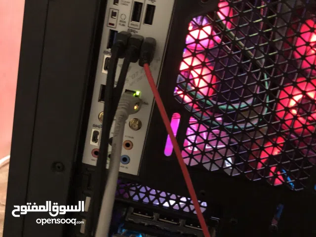 كمبيوتر العاب فل سبكس مع مكتب وشاشه وكرسي