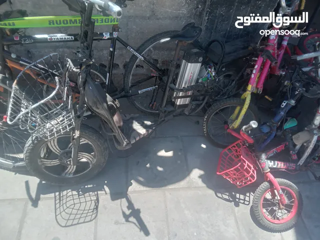 دراجه كهربائيه بتمشي بالشحنه 20 كيلو متر الشحن مده ساعه فقطالسعر 130 دينار