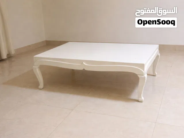 طاولة أنيقة للبيع طاولتين كبيرة (صالة او غرفة جلوس او مجلس )