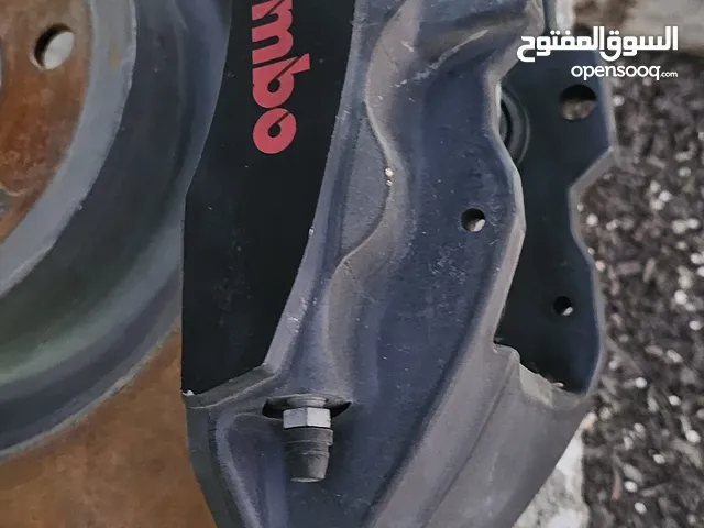 دسك مع كلبرات بحاله ممتازه شبه جديده للموستانج