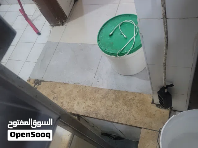 مطلقة تبحث عن عمل