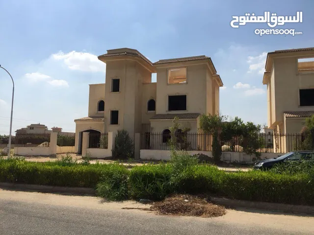 310 m2 5 Bedrooms Villa for Sale in Giza Sheikh Zayed