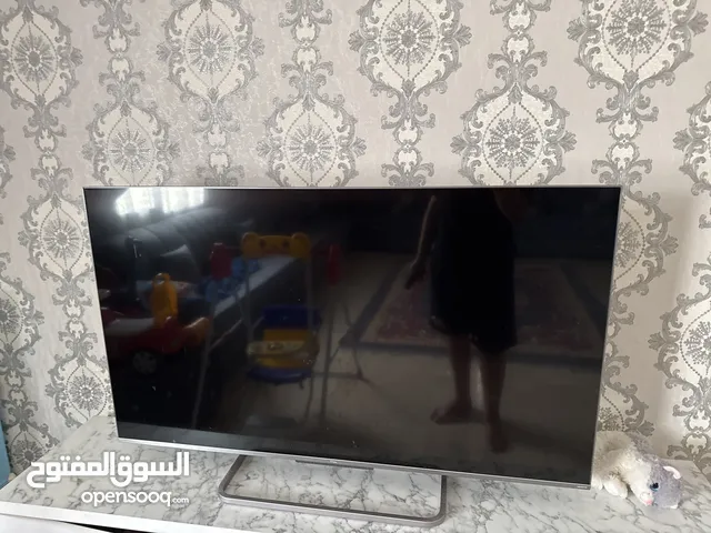 تلفزيون استدام أربع شهور. ومكسوره الشاشه يمكن تتصلح ويمكن لا يمكن تستفيد منها