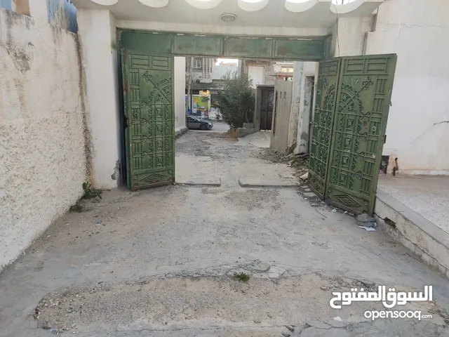400 m2 More than 6 bedrooms Townhouse for Sale in Tripoli Souq Al-Juma'a
