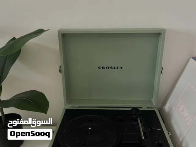 Crosley Vinyl Record + 6 vinyl records + cleaning kit