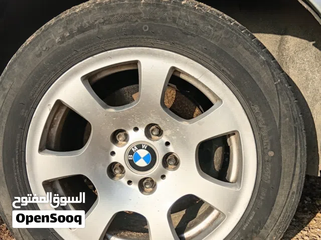 عجلات مستعملة بحالة جيدة مقاس 16 بوصة من ماركة أخرى للسيارات