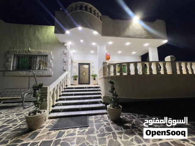370 m2 More than 6 bedrooms Townhouse for Sale in Ramtha Romtha
