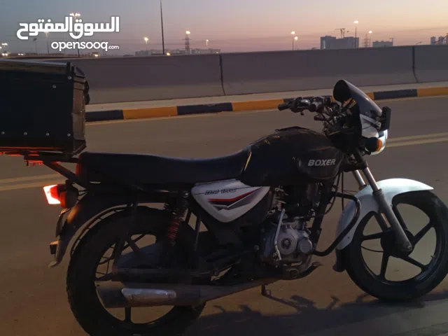 دراجة بوكسر كلاسك مرقمة نظيفة جدا على ايدي