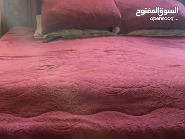غرفة جلوس للبيع مع تخت جميل جدا