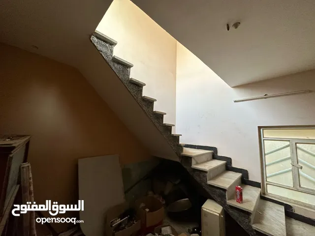 300 m2 More than 6 bedrooms Townhouse for Rent in Basra Saie