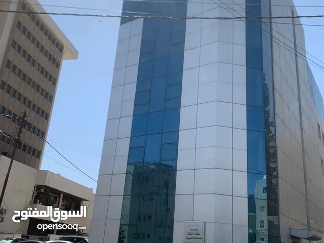 مجمع مكاتب متعدد الطوابق في العيدلي/ الشميساني تشطيب مميز جدا