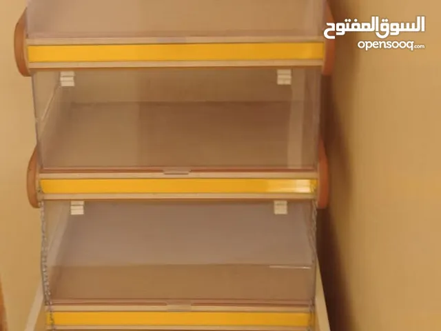 بوفيه مستعمل يستخدم في معامل الحلويات ومحلات الغذائية