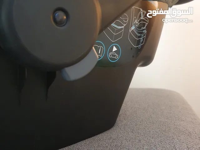 كرسي أطفال تم شراؤه من مدة ولم يتم استعماله ولا مرة ... وهذا واضح عليه