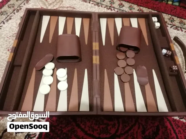 طاوله زهر قديمه بحال ممتازه جدا اصليه ناقصه حجر واحد
