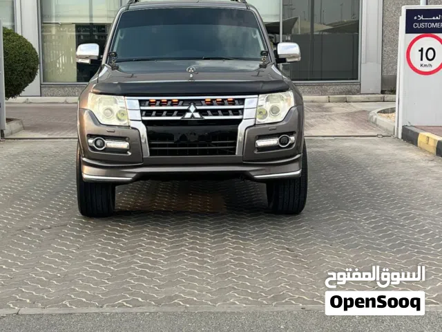 للبيع باجيرو موديل 2012 خليجي فل اوبشن ماكينه كبيره