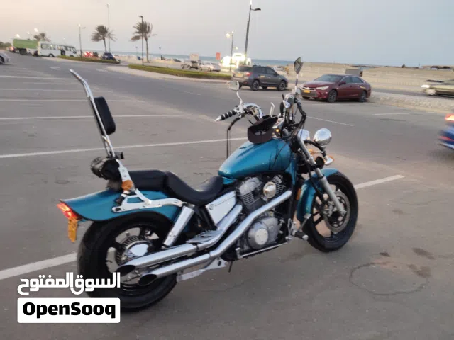 للبيع دراجه هوندا شادو هارلي