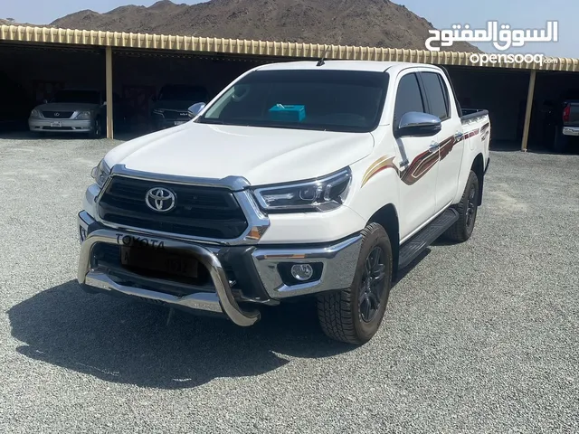 Used Toyota Hilux in Dubai