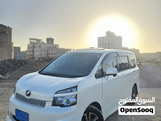 2011 تويوتا فوكسي Voxy S-Z