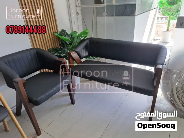 طقم كنب انتظار للمكاتب والعيادات خشب زان تقيل  مكون من ثنائية واثنين فردية فقط 180دينار بدلا من 250