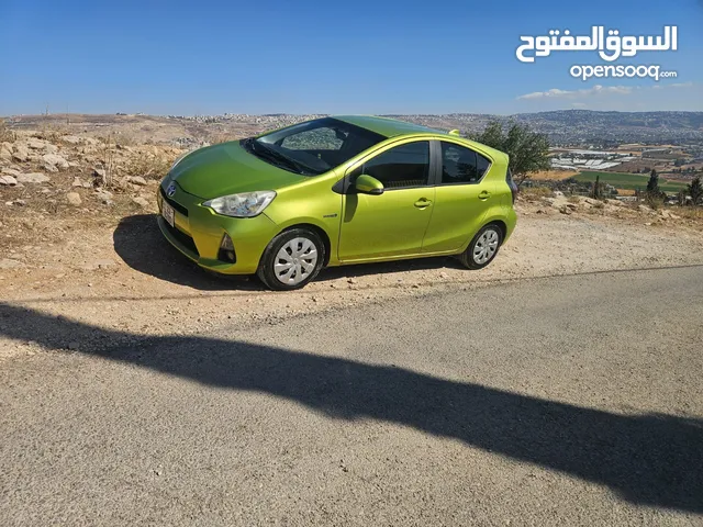 تويوتا بريوس 2015 نظيفة ومميزة للبيع