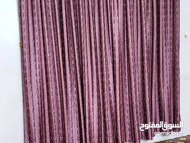 ستارة شباك كبيره الحجم ونظيفه جدا جدا حجمها كيير وجودتها ممتازه واستخدامها قليل جدا ..تستاهل السعر