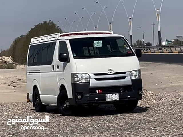 تيوتا هايس 14 راكب خصوصي مع خط حكومي ثابت