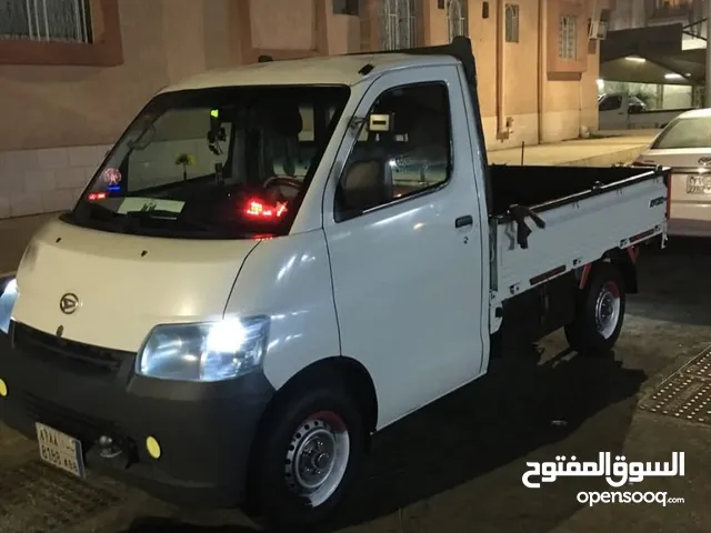 دباب نقل وتوصيل