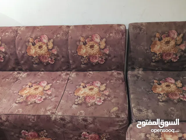 ركنه مجلس علي شكل حرف ال 300  ريال قابل للتفاوض