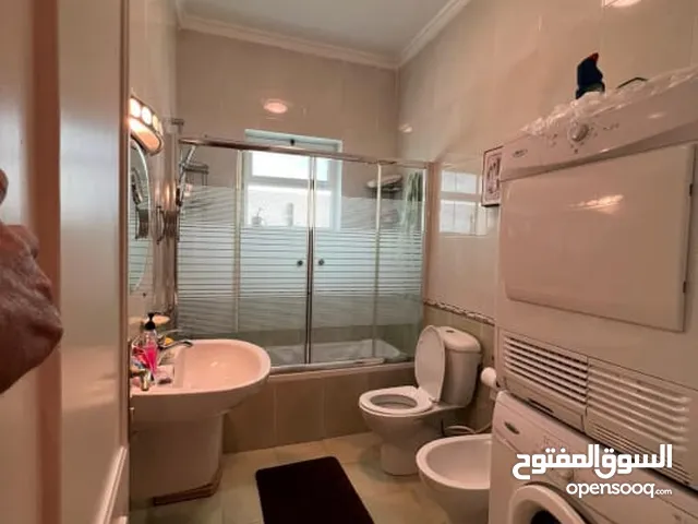 غسالة وحماصة وكالة استعمال بسيط جدا فقط 300دينار