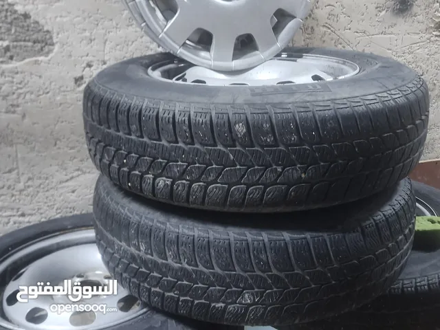 4 اطارات بريلي مستعمل بحاله جيده جدا بالجنوط والطاصات مقاس 14 R175/80 فولكس