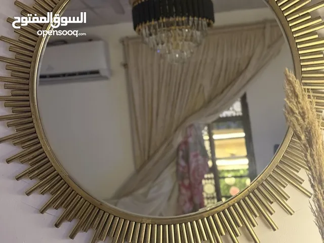 مرايه وميز وتيبلم للبيع وبسحر مناسب