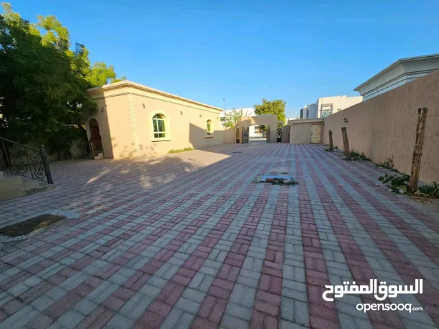 10000ft 3 Bedrooms Townhouse for Rent in Sharjah Halwan