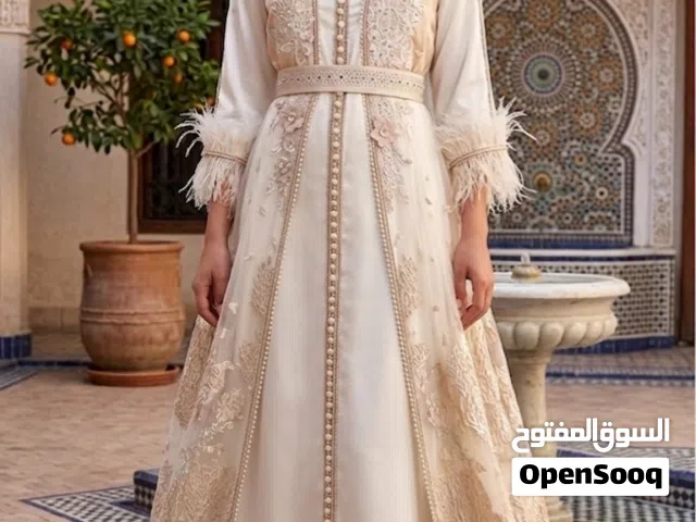 إعلان بيع: قفطان ملكي فاخر بحالة ممتازة