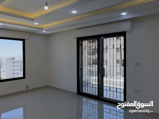 شقة جديدة ارضي معلق للبيع