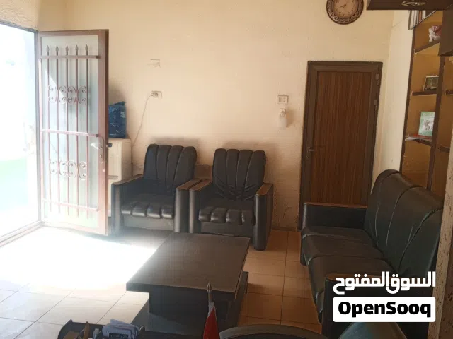مدرسة خاصة للبيع في محافظة الزرقاء لواء الرصيفة مقابل بلدية الرصيفه اول طلوع الجبل الشمالي
