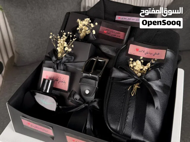لك قلبي وما قلبي الا انت مكونات البكج تيشرت  شنتة يد  برواز  عطر 100 مل  حزام  السعر *17دينار شا