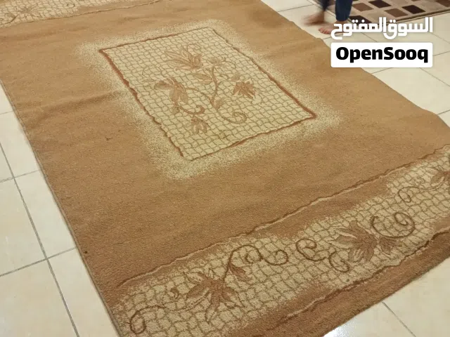 خزانة 2وسجادتين للبيع