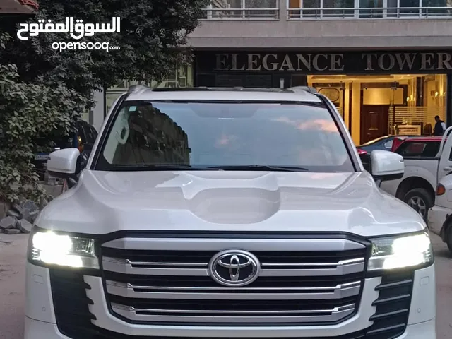 الايجار اليومي والشهري بالسائق وبدون السائق سياره تويوتا لاند كروزر -2022