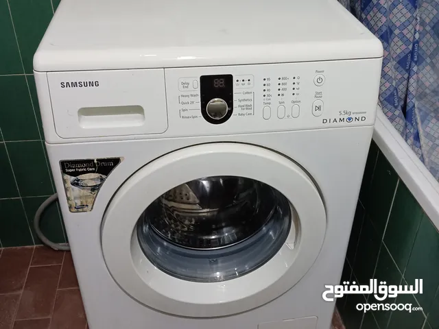 غسالة سامسونج فول أتوماتيك إقتصادية مستخدم نظيف جداً سعة 5.5 كيلوجرام بتقنية البخار الصحي.