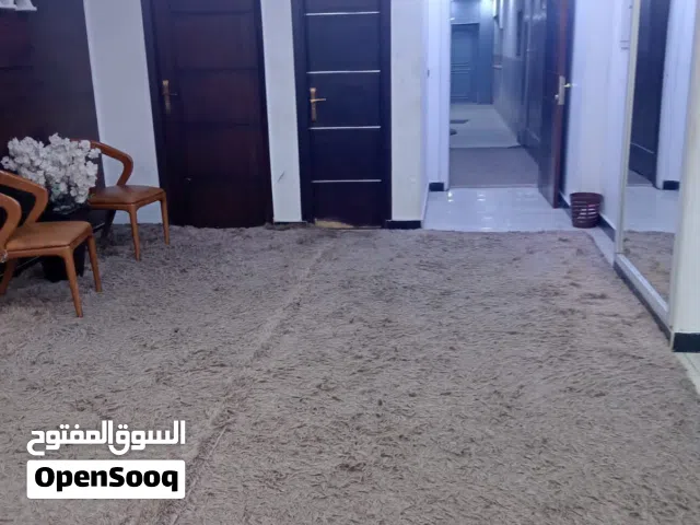 محل للايجار 300 م علي عباس العقاد الرئيسي لبراند أو توكيل
