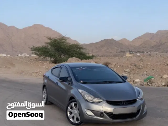 2012, هيونداي, افانتي, Standard