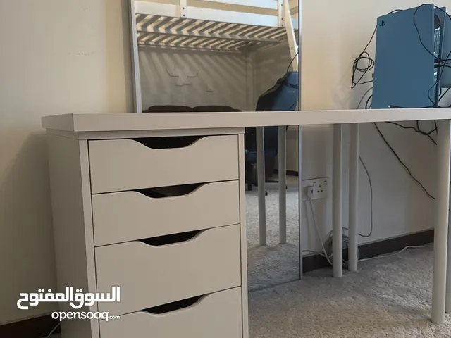 مكتب من ايكيا
