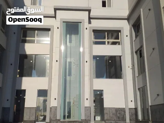 مول للبيع في مدينة الشيخ زايد تجاري واداري، المساحة 1200متر دبل فيس، 4 ادوار كل دور 360 متر البدروم