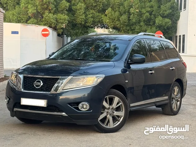 NISSAN PATHFINDER 2016 SV - FULL OPTION - SINGLE OWNER - COMPLETELY AGENCY MAINTAINED - 7 SEATER!